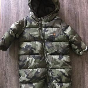 Baby Boys 6M Gap Camo Snowsuit w/ BONUS NF Gloves